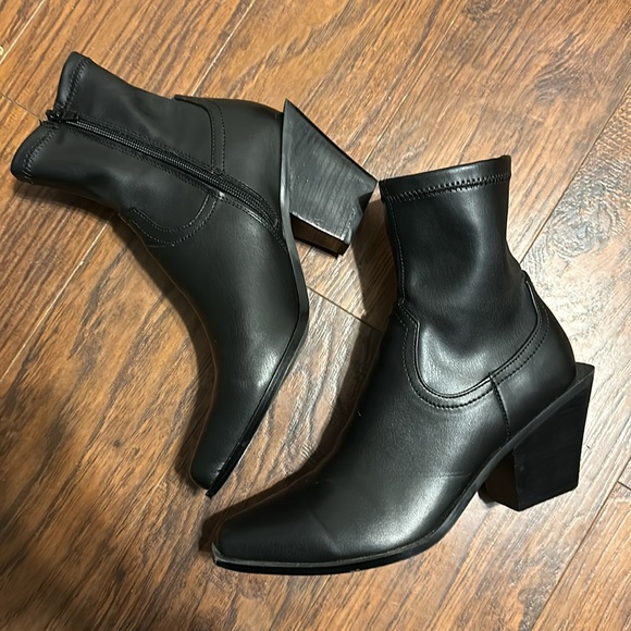 Steve Madden Faux Leather Western Bootie - Picture 1 of 4